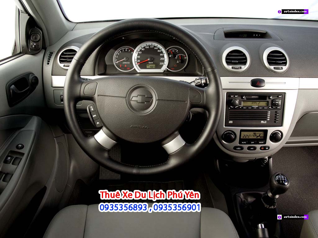 Nội thất bên trong Xe 4 chỗ cho thuê ở Phú Yên
