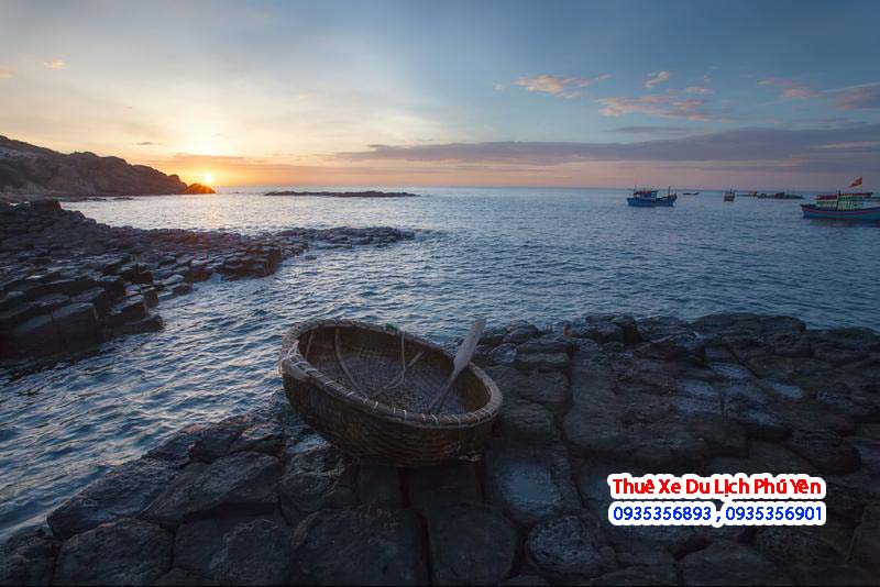 thuê xe du lịch phú yên đi ghềnh đá đĩa